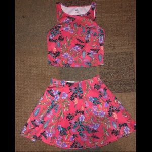 Floral two piece skirt set!💘